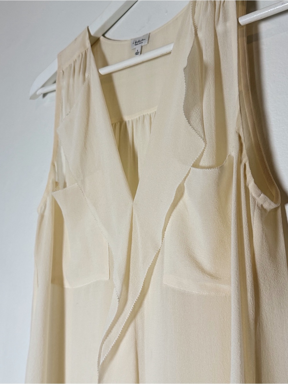 Aritzia Babaton Cream Silk Sleeveless Camisole